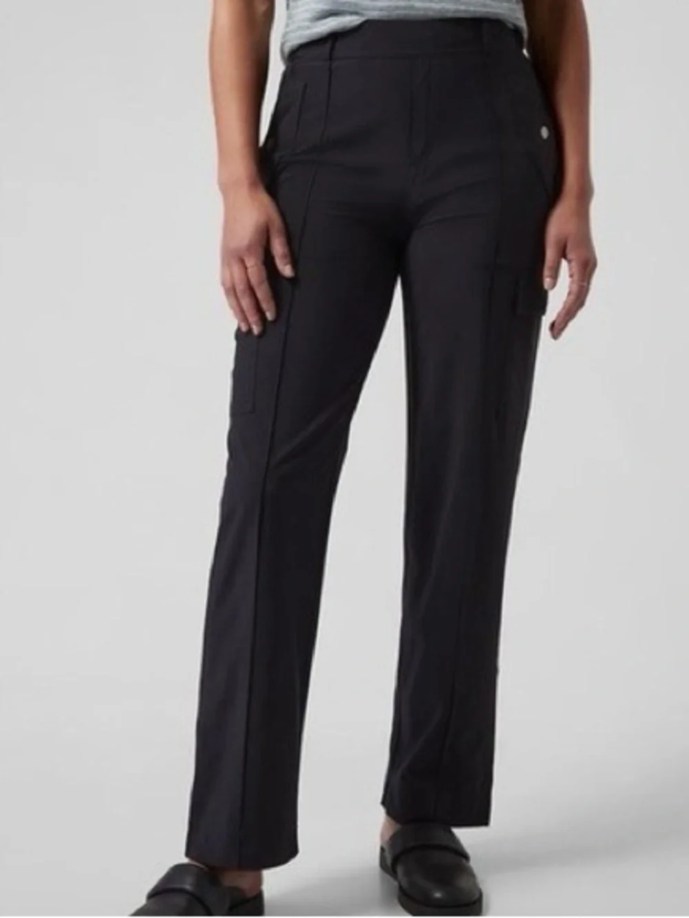 Athleta Vienna Cargo Pant size 4 P in Black